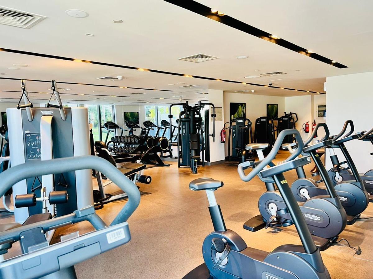 Luxurious 3 Bedroom In Boulevard Point, Connected To Mall