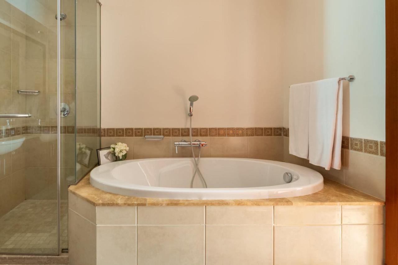 Frank Porter - Fairmont Palm Residences Apartment Dubai