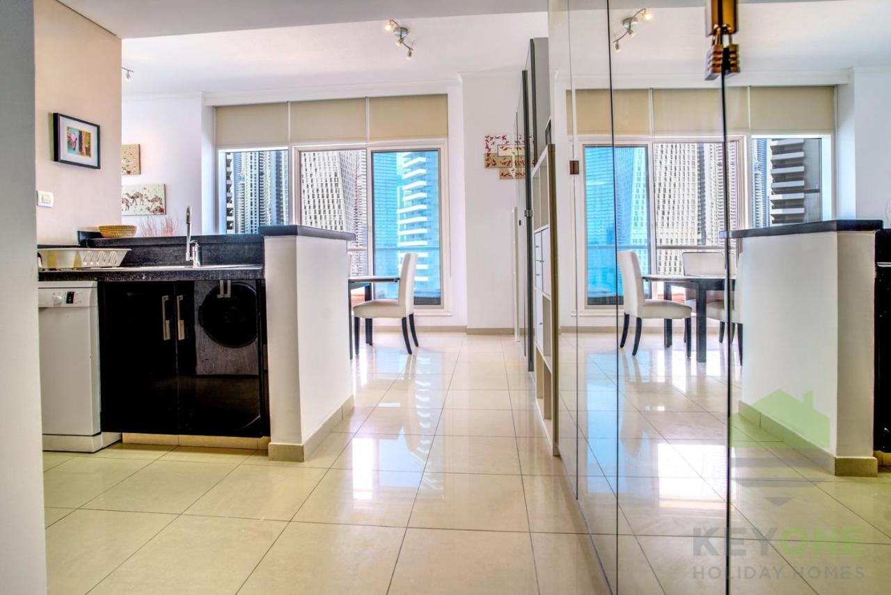 Keyone - 1br In Botanica Tower Apartemen