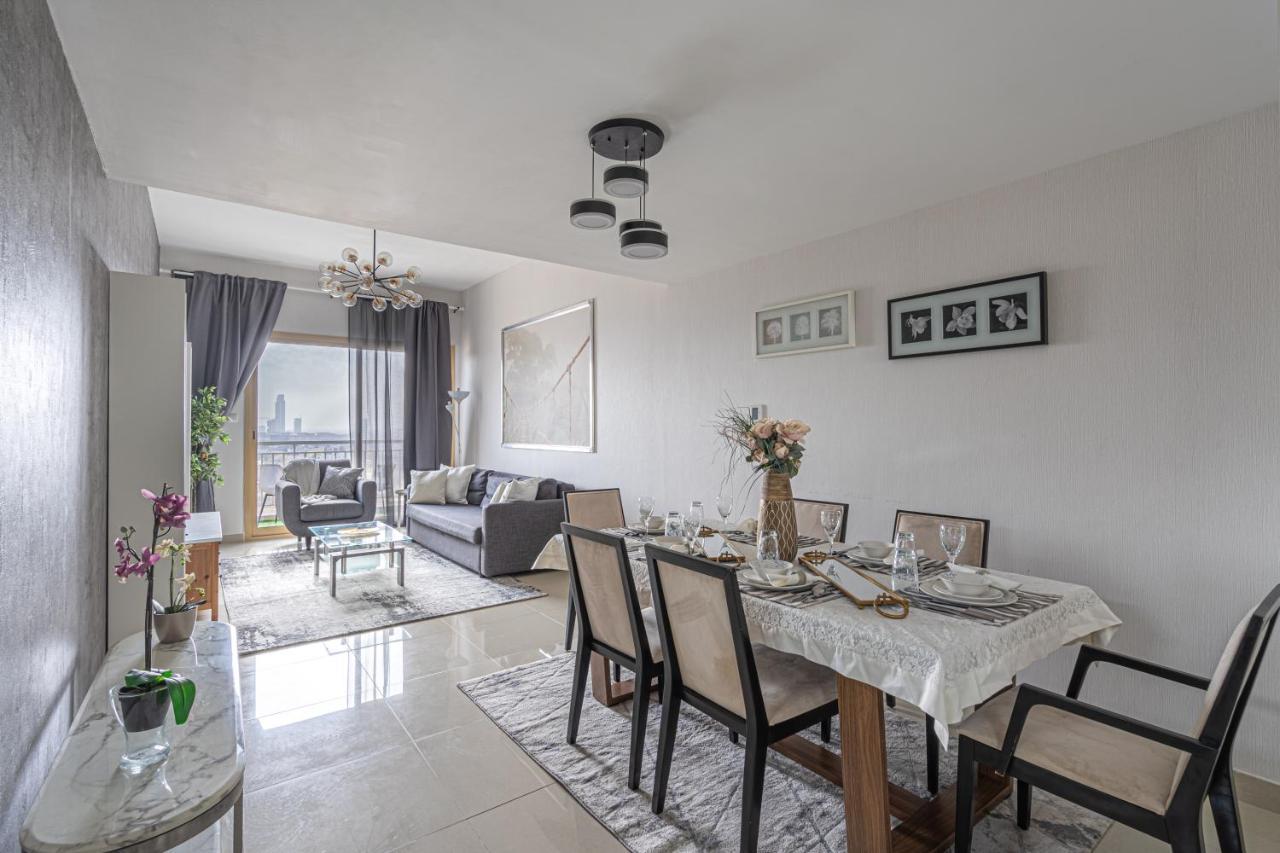 Appartement Higuests - Luxurious 1br With Balcony In Jvc Dubai