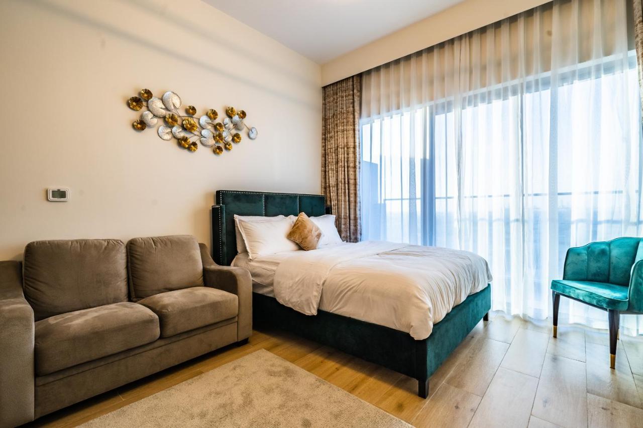 Azizi Aura, Jebel Ali- Near Metro Station