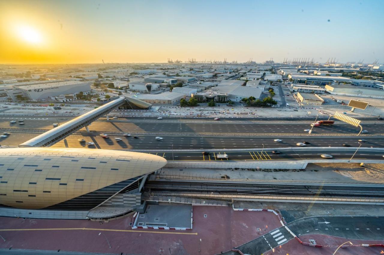 Azizi Aura, Jebel Ali- Near Metro Station