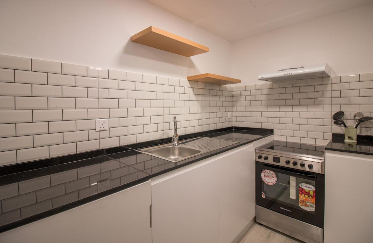 Walking Distance To Metro! Full Canal View * Dubaï