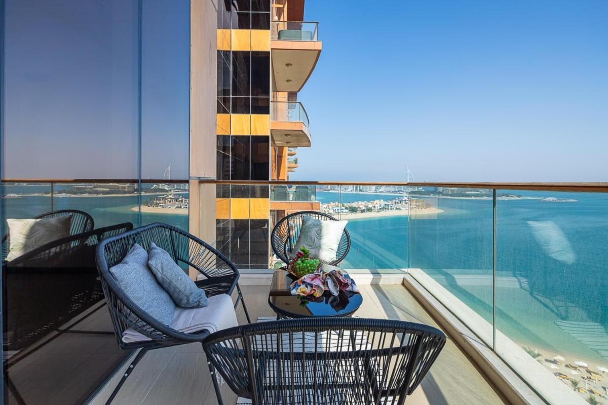 Frank Porter - Tiara Palm Apartment Dubai