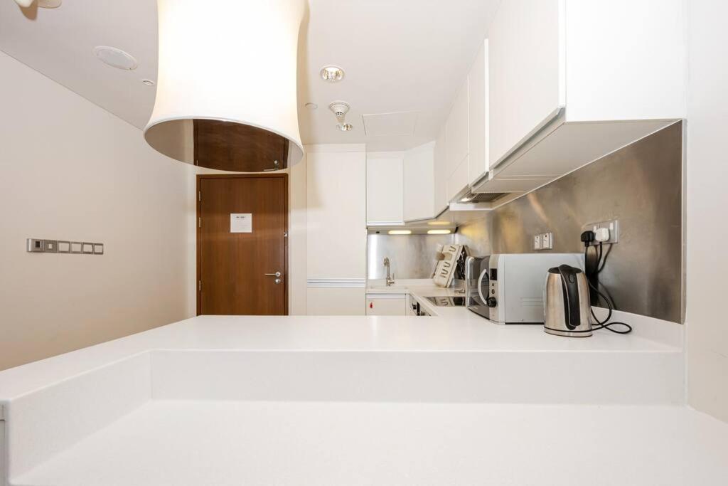 Apartment Emaar Fashion Avenue - Formerly Address Mall Four Apple Dubai