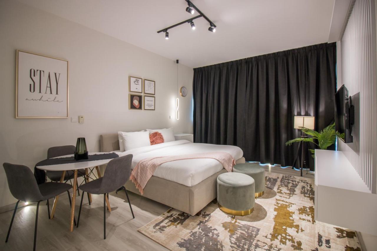 Appartement Walking Distance To Metro! Full Canal View Dubaï