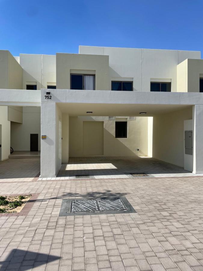 4 Bedroom Located At Town Square Dubai, Al Qudra Road Apartament *