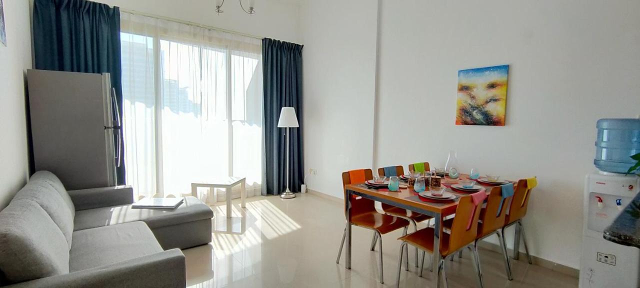 Cozy 1 Bedroom For A Large Family Minimum 5 Night * Dubái