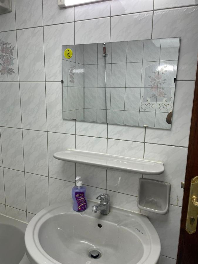 Brand New Boys 5 Min Walk From Burjuman Metro Station Exit-4 With Brand New Furnishings & Free Facilities Hostal *