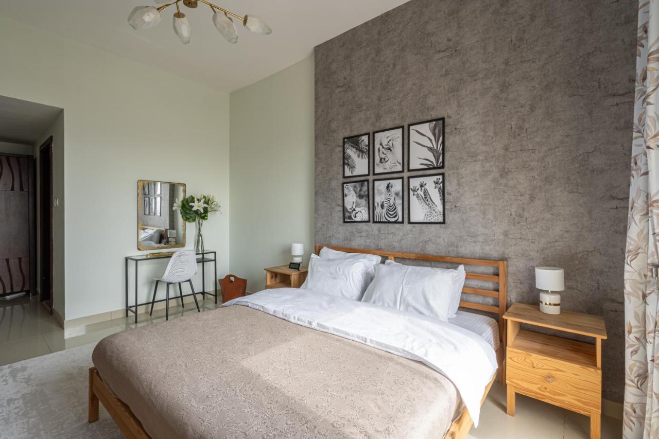 Appartement Higuests - Luxurious 1br With Balcony In Jvc *