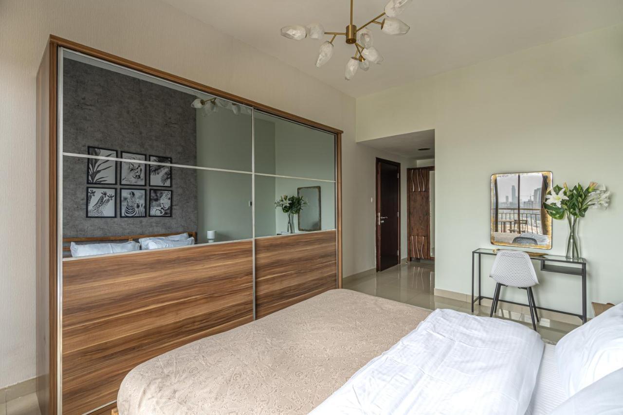 Appartement Higuests - Luxurious 1br With Balcony In Jvc *