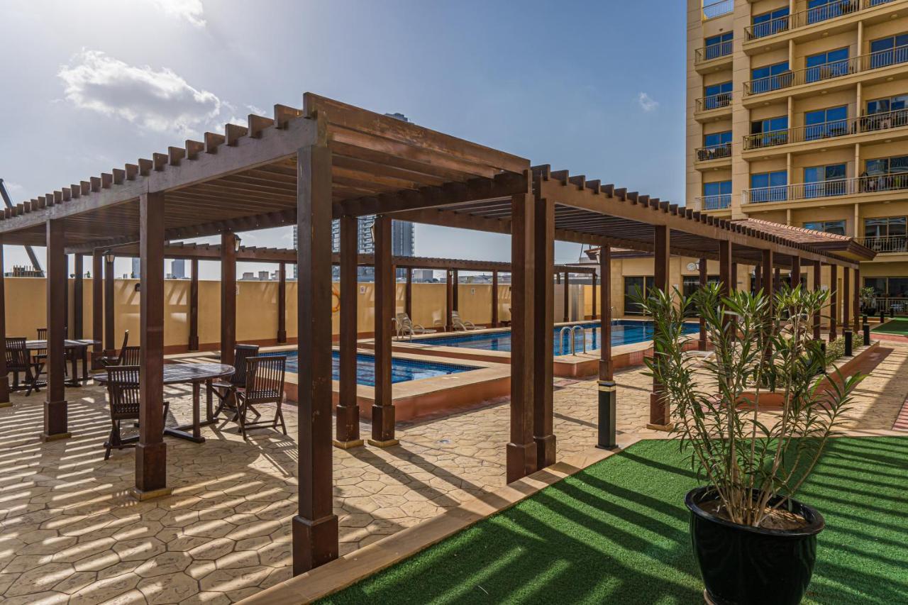 Appartement Higuests - Luxurious 1br With Balcony In Jvc *