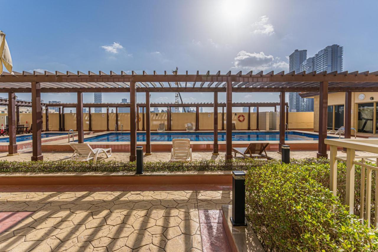 Appartement Higuests - Luxurious 1br With Balcony In Jvc *