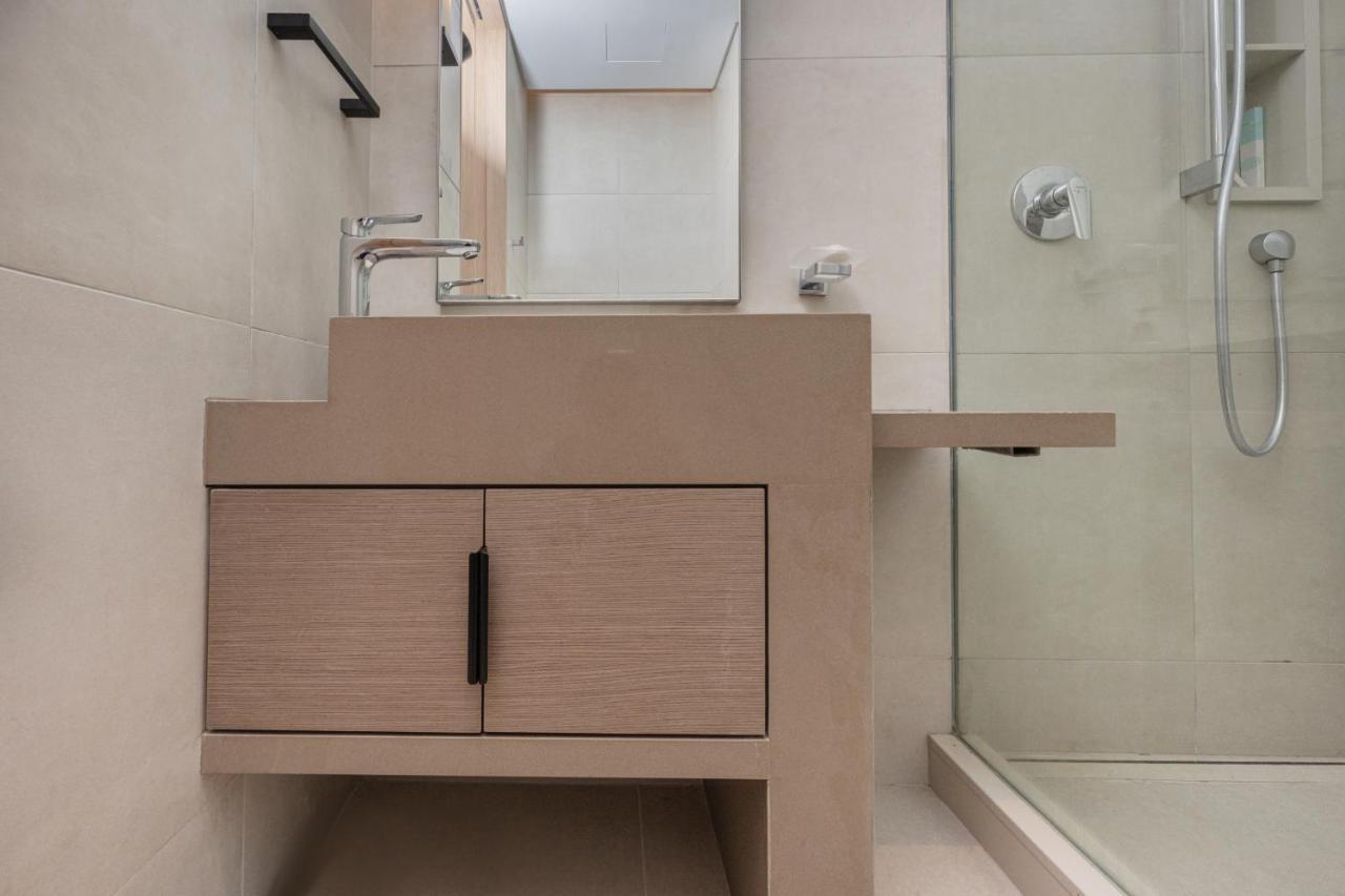 Stunning 2bhk Address Beach
