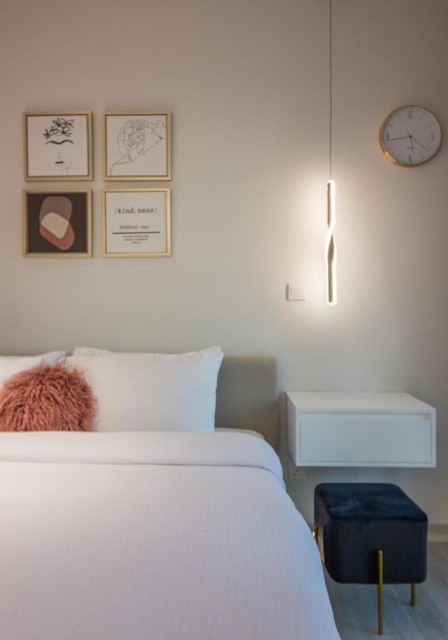 Walking Distance To Metro! Full Canal View Apartamento Dubái