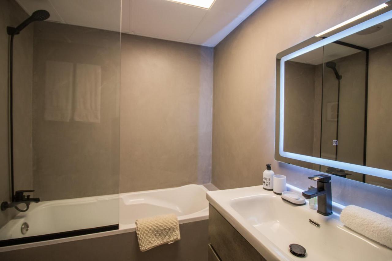 Walking Distance To Metro! Full Canal View Appartement Dubaï