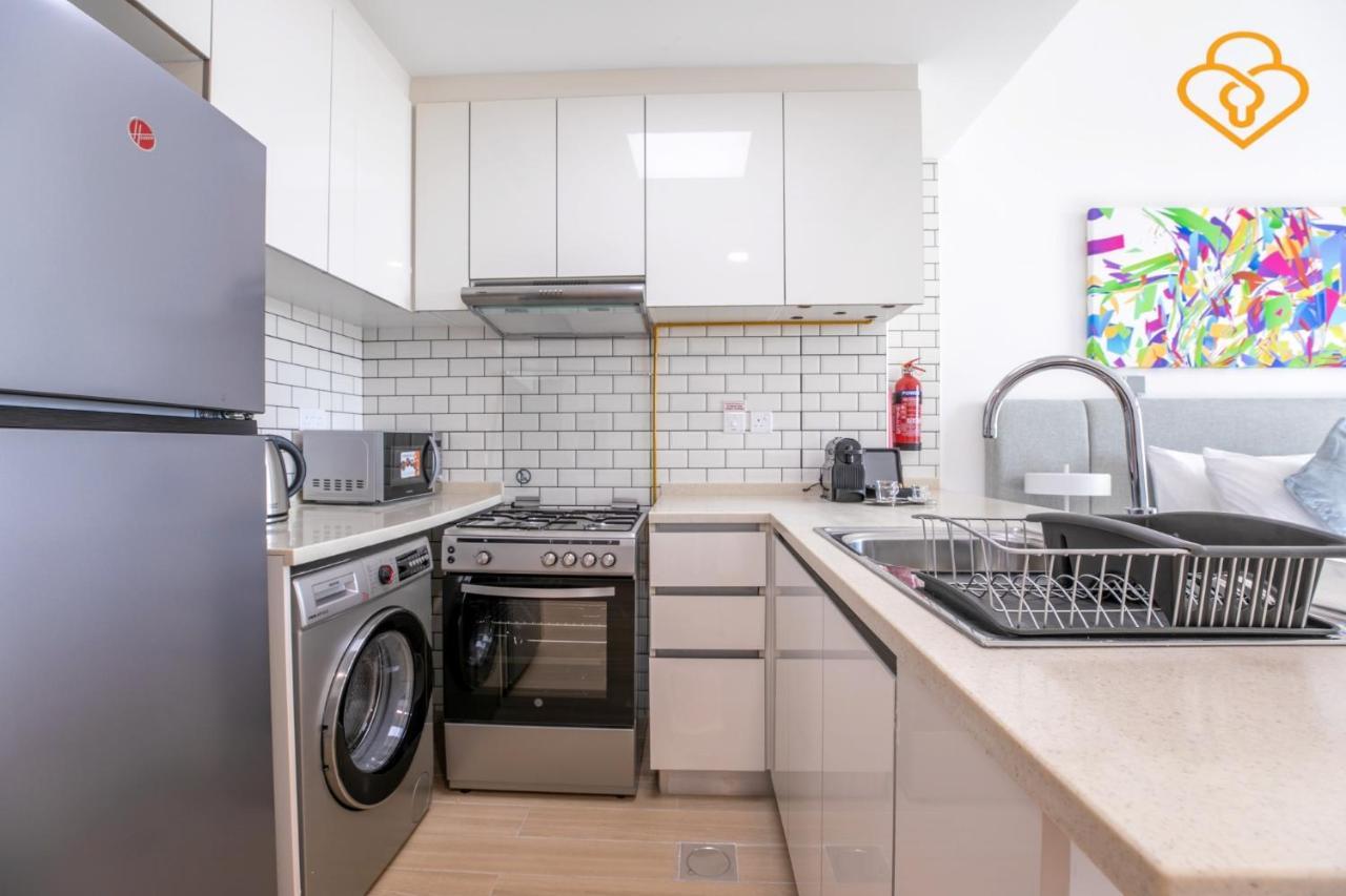 151 Residences Studios, Jumeirah Garden City, Sheikh Zayed Rd 713 Dubai