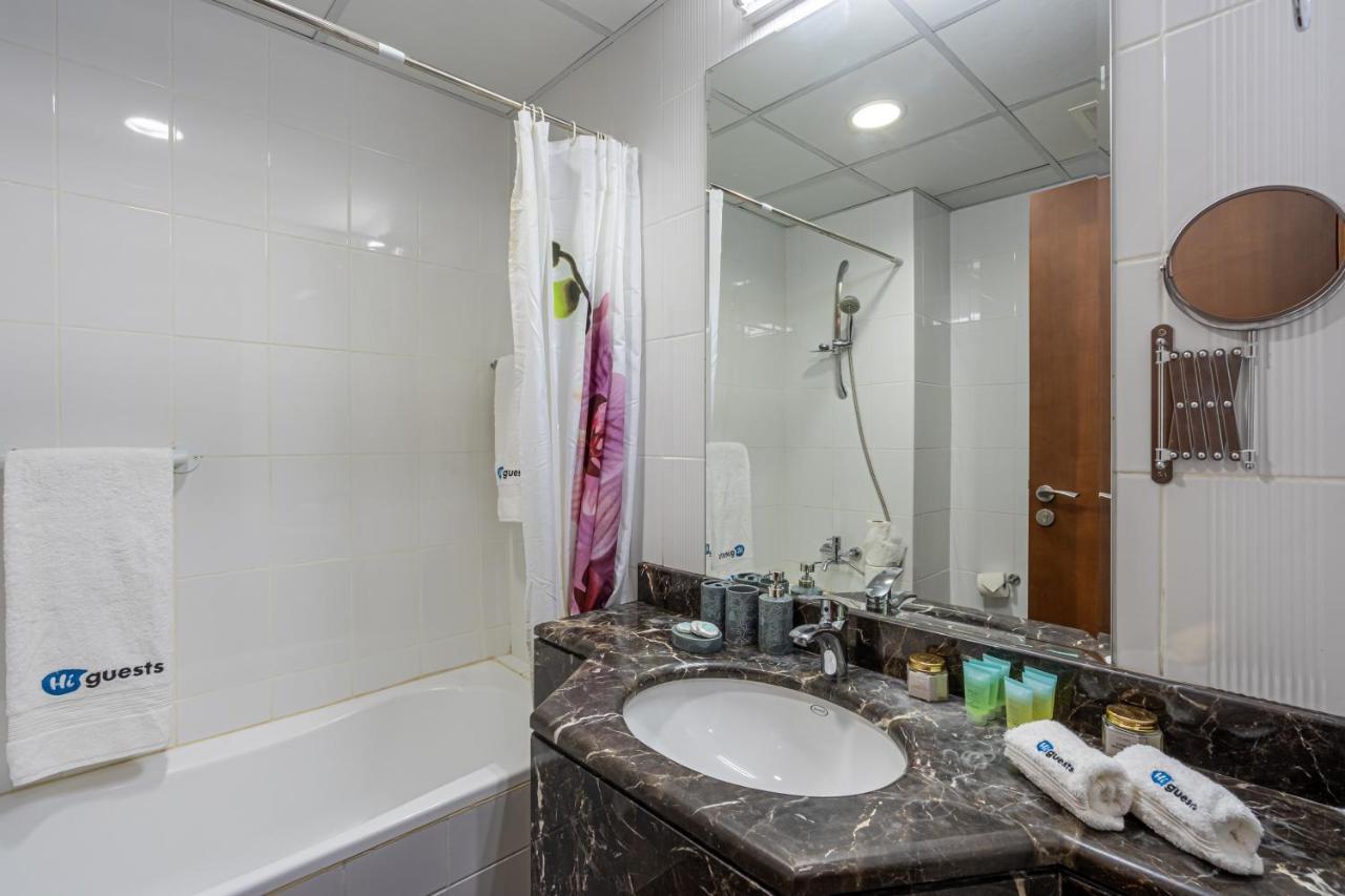 Higuests - Spacious With Views Near Mall * Dubai