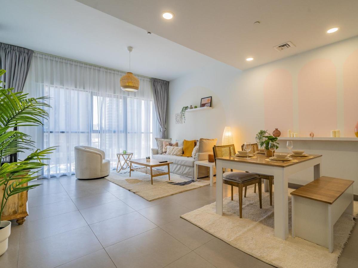 Charming Tropical Minutes To Mall Apartament *