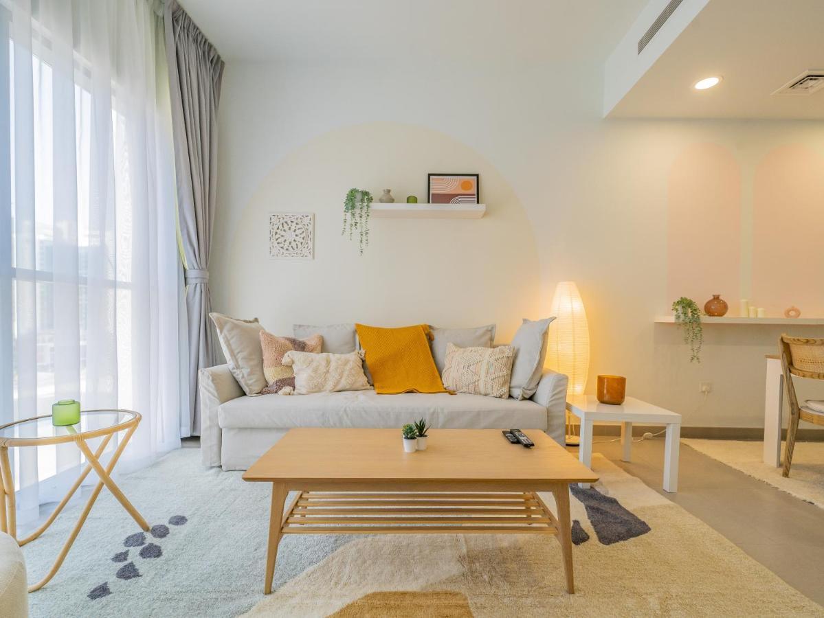 Apartament Charming Tropical Minutes To Mall