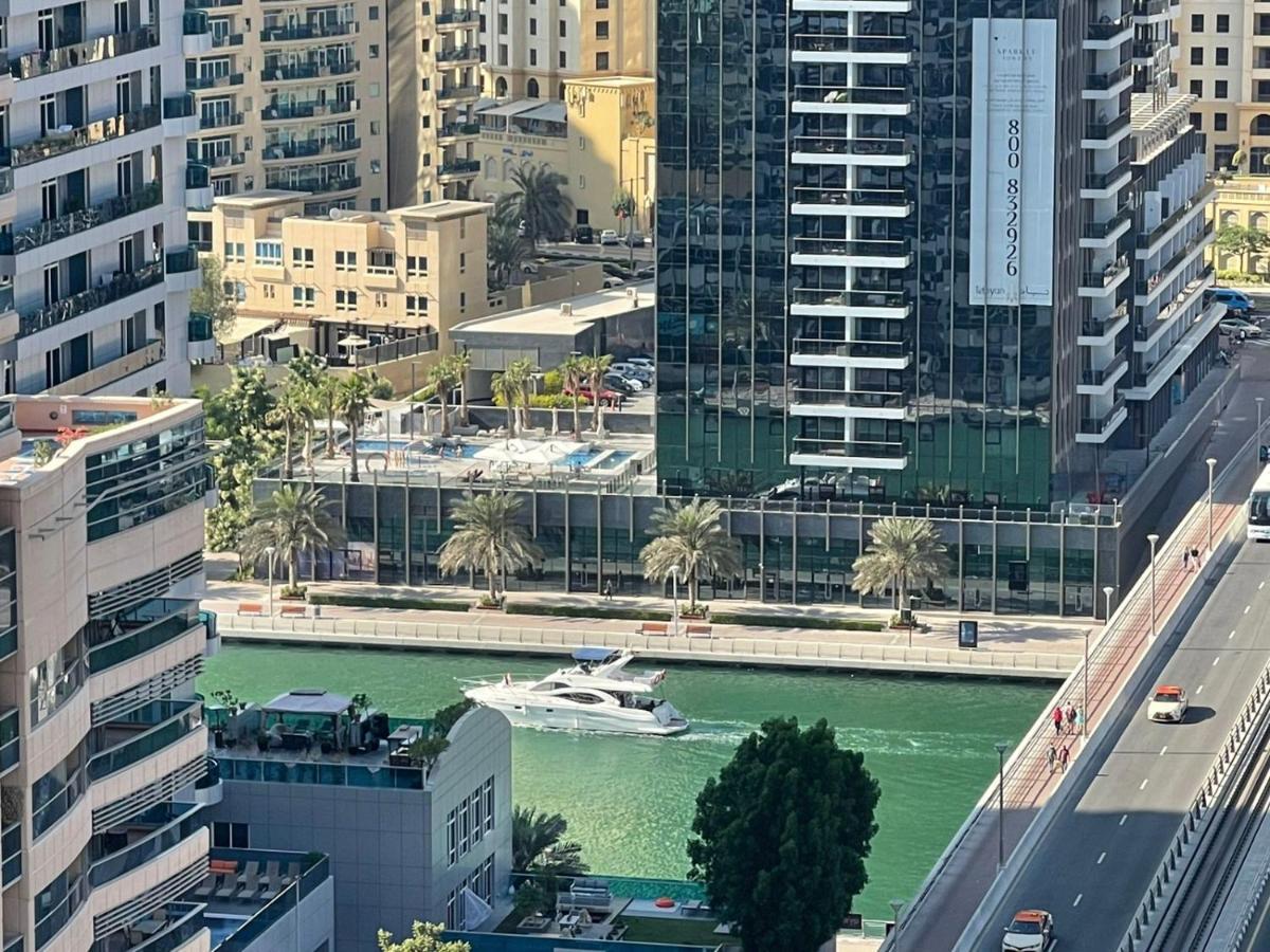 Quarto em Acomodações Particulares Luxury With Marina View Close To Jbr And Metro With Shared Kitchen *