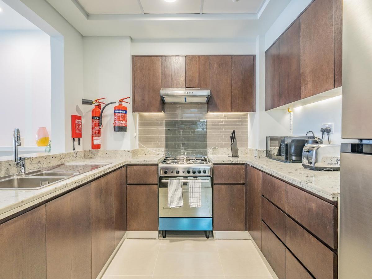 Apartament Charming Tropical Minutes To Mall