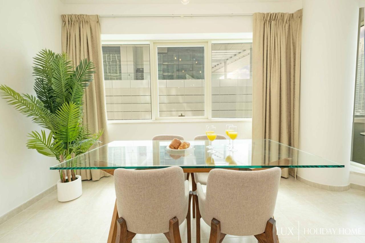 Lux The Yacht View Marina Apartment