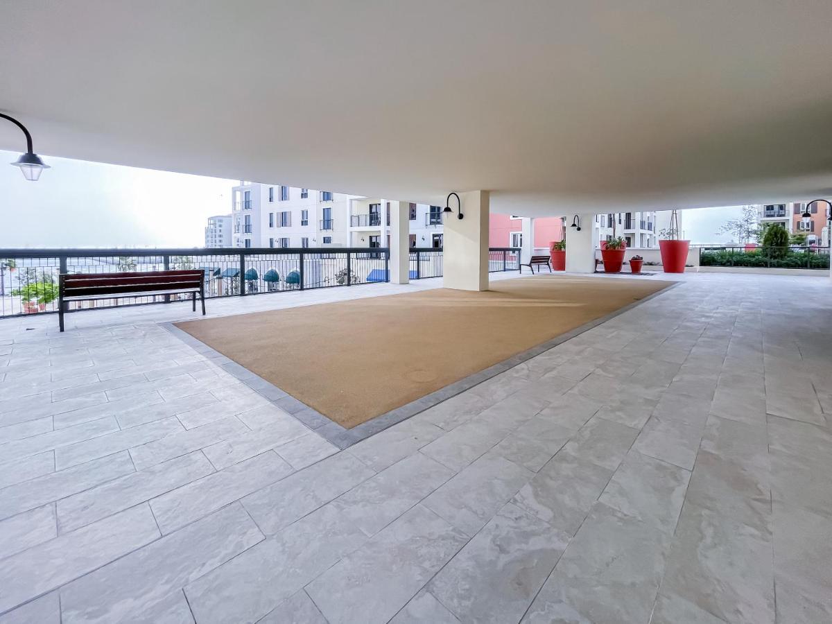 2Br La Cote B3, Community View