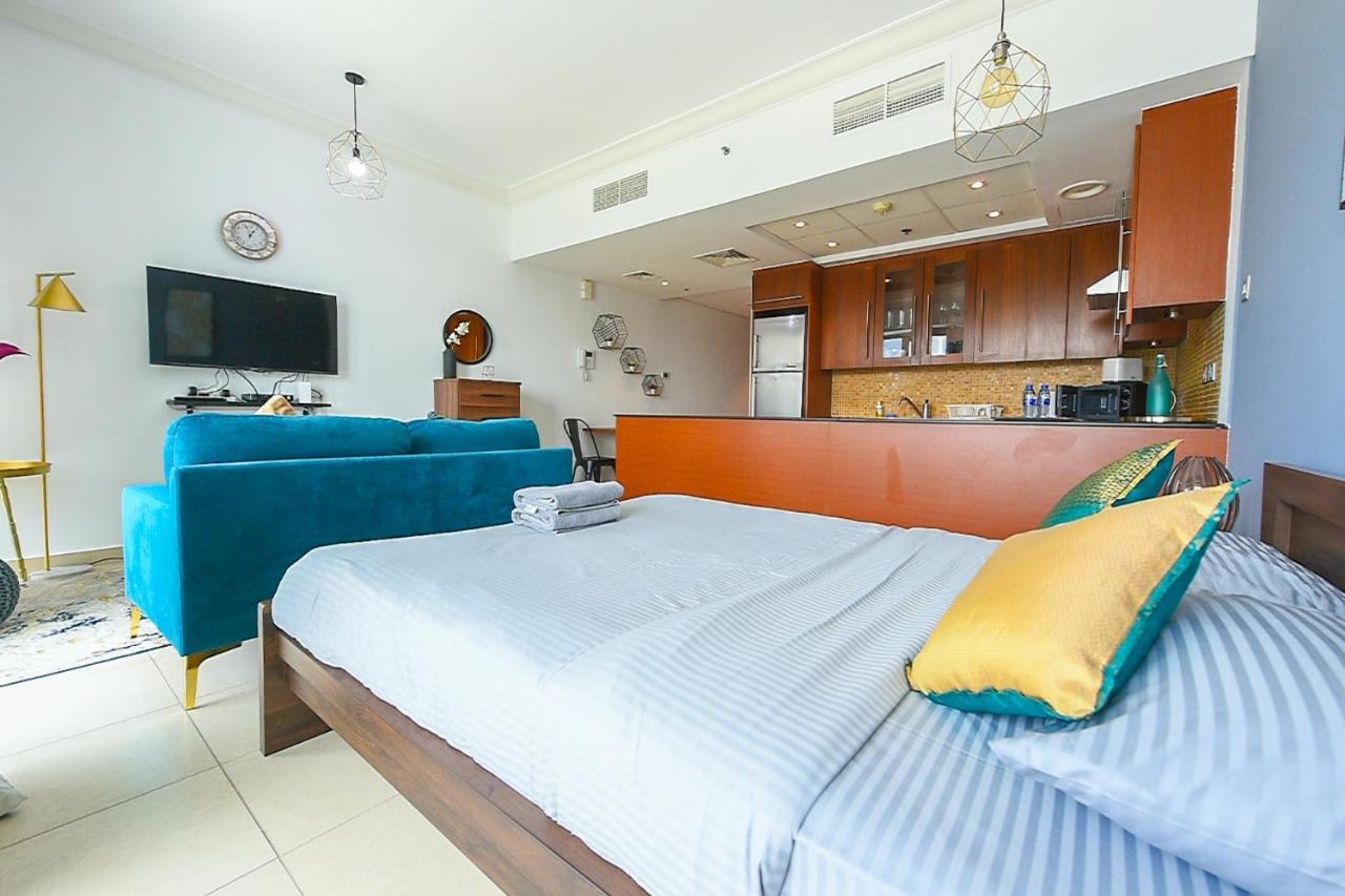 Apartament Luxury Escapes - Stylish With A Balcony In 8 Blvd Downtown