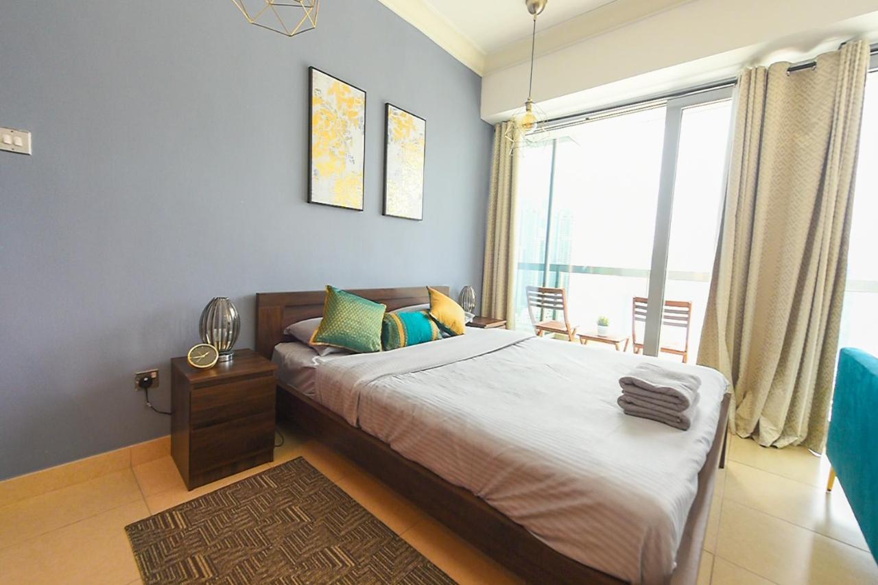 Apartament Luxury Escapes - Stylish With A Balcony In 8 Blvd Downtown
