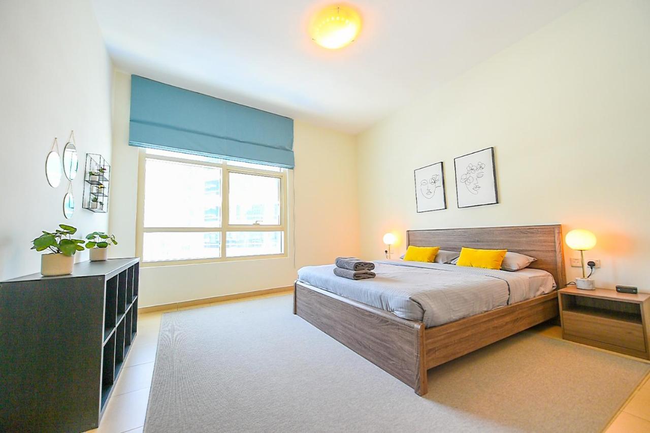 Lovely 2 Bed With Marina View - Dhl Apartemen