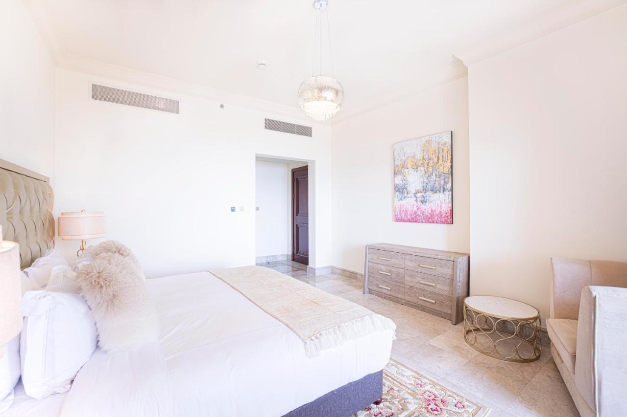 Daniels 2br Fairmont North Full Sea View