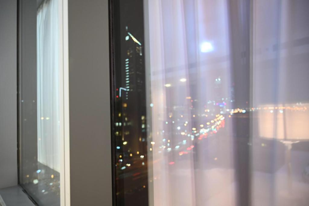 Cozy And Very Well-lit In Difc * Dubai