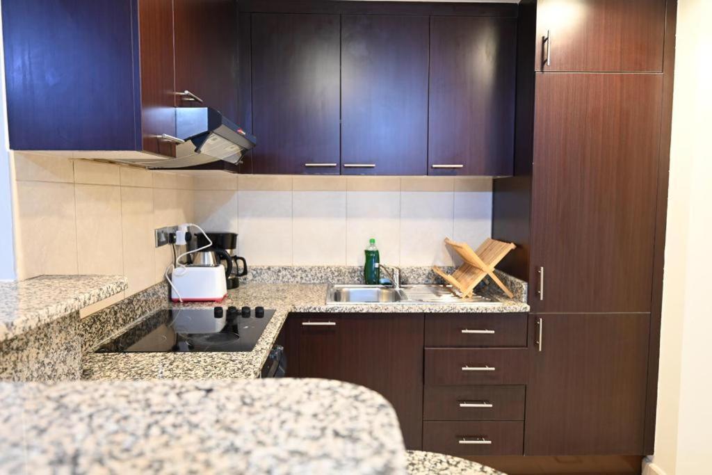 Apartment Cozy And Very Well-lit In Difc Dubai
