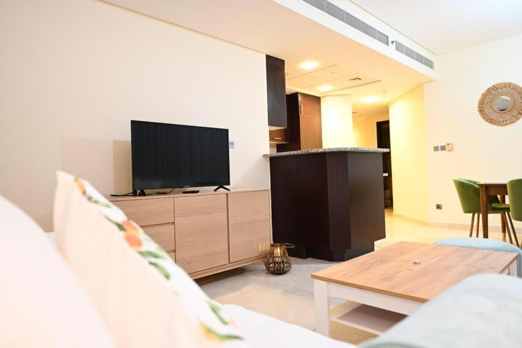 Cozy And Very Well-lit In Difc Apartment *