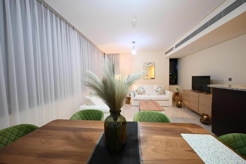 Cozy And Very Well-lit In Difc Apartment *