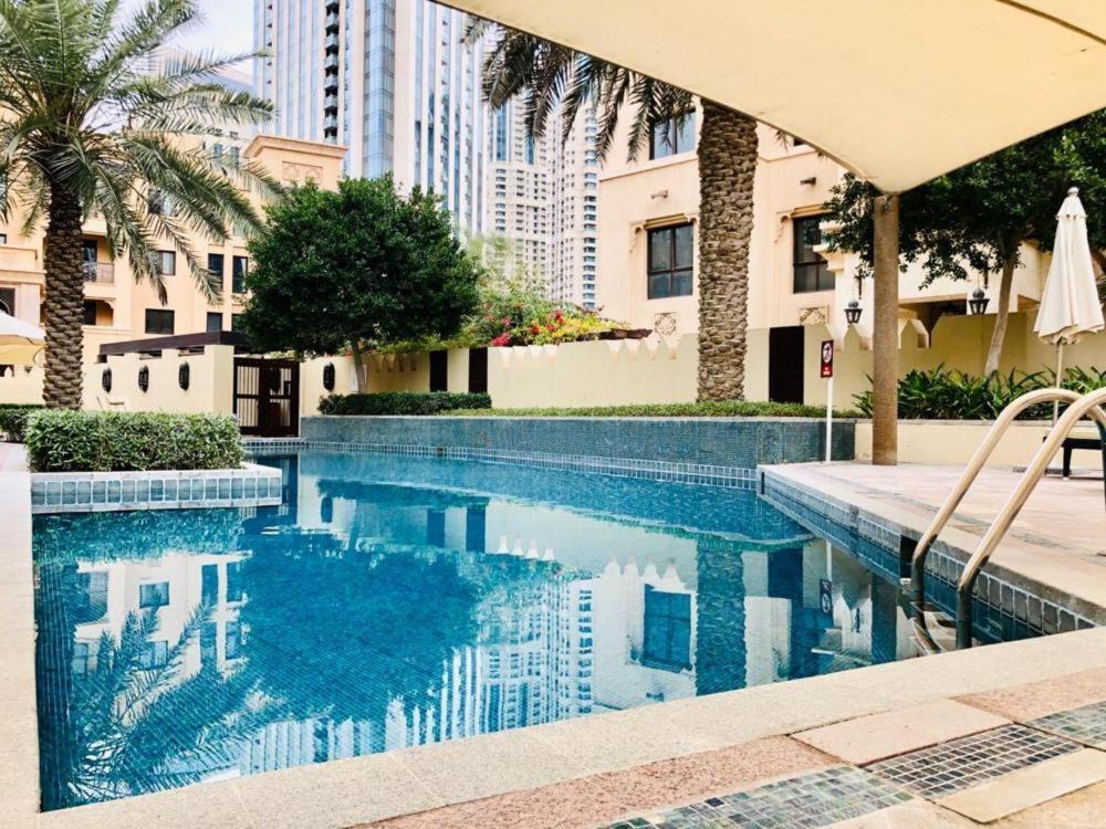 Apartemen Burj Khalifa View, Birds Chirping, Cozy And Stylish Dubai