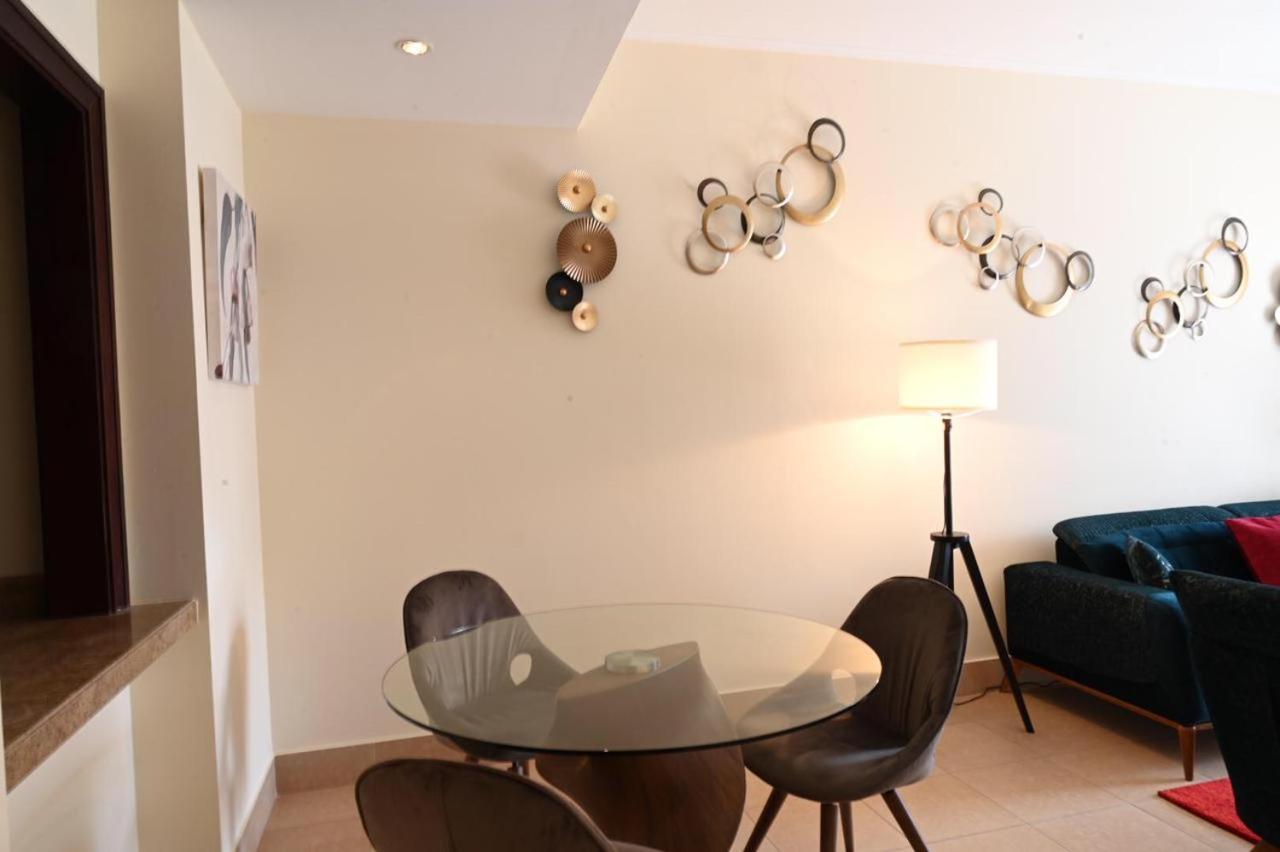 Burj Khalifa View, Birds Chirping, Cozy And Stylish Apartemen Dubai