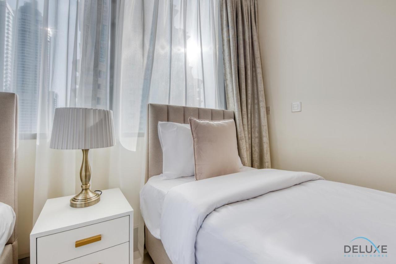Ornate 2br At Ocean Heights Marina By Deluxe * Dubái