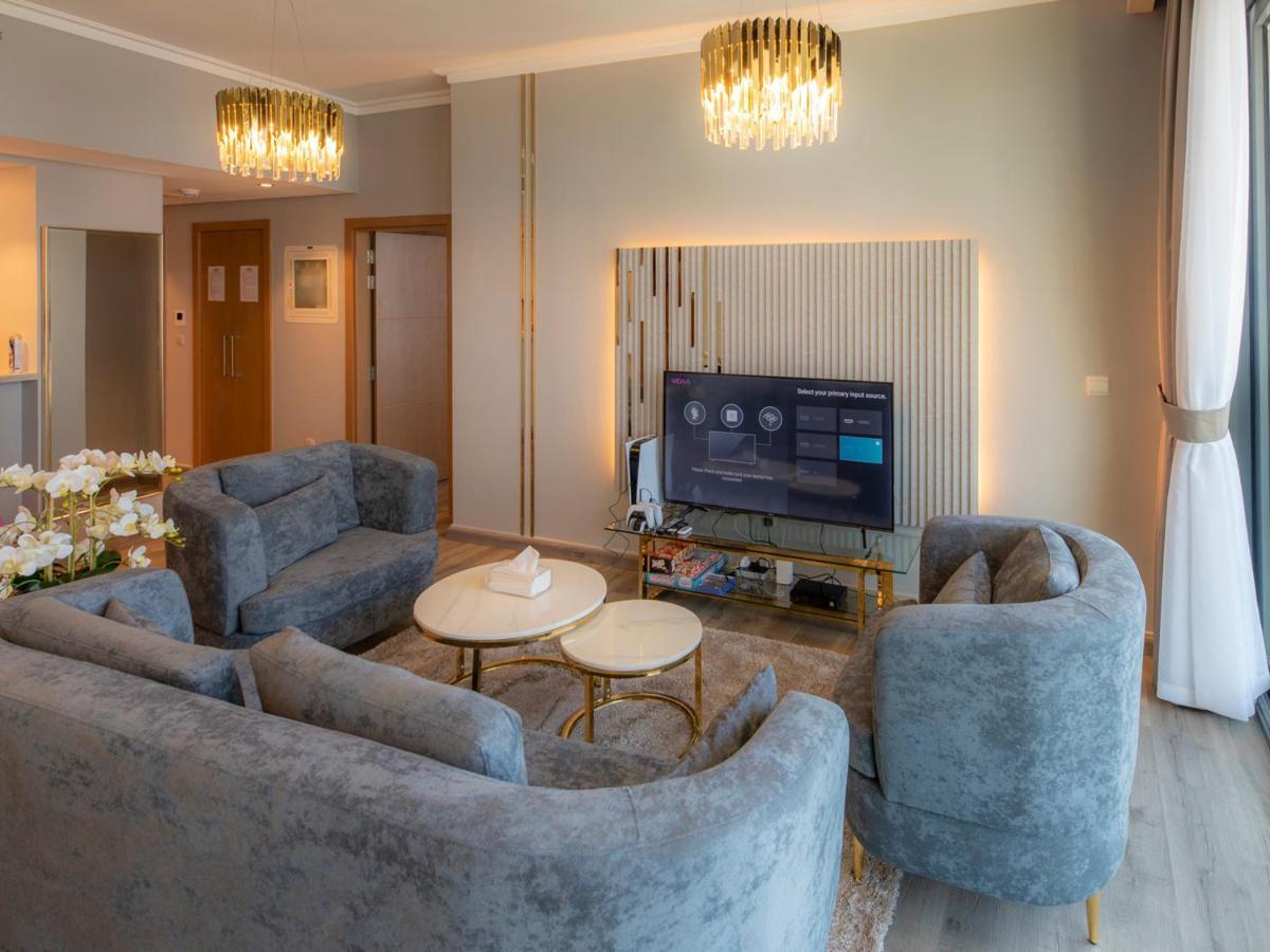 Apartment First Class 2br With Full Skyline & Sea View