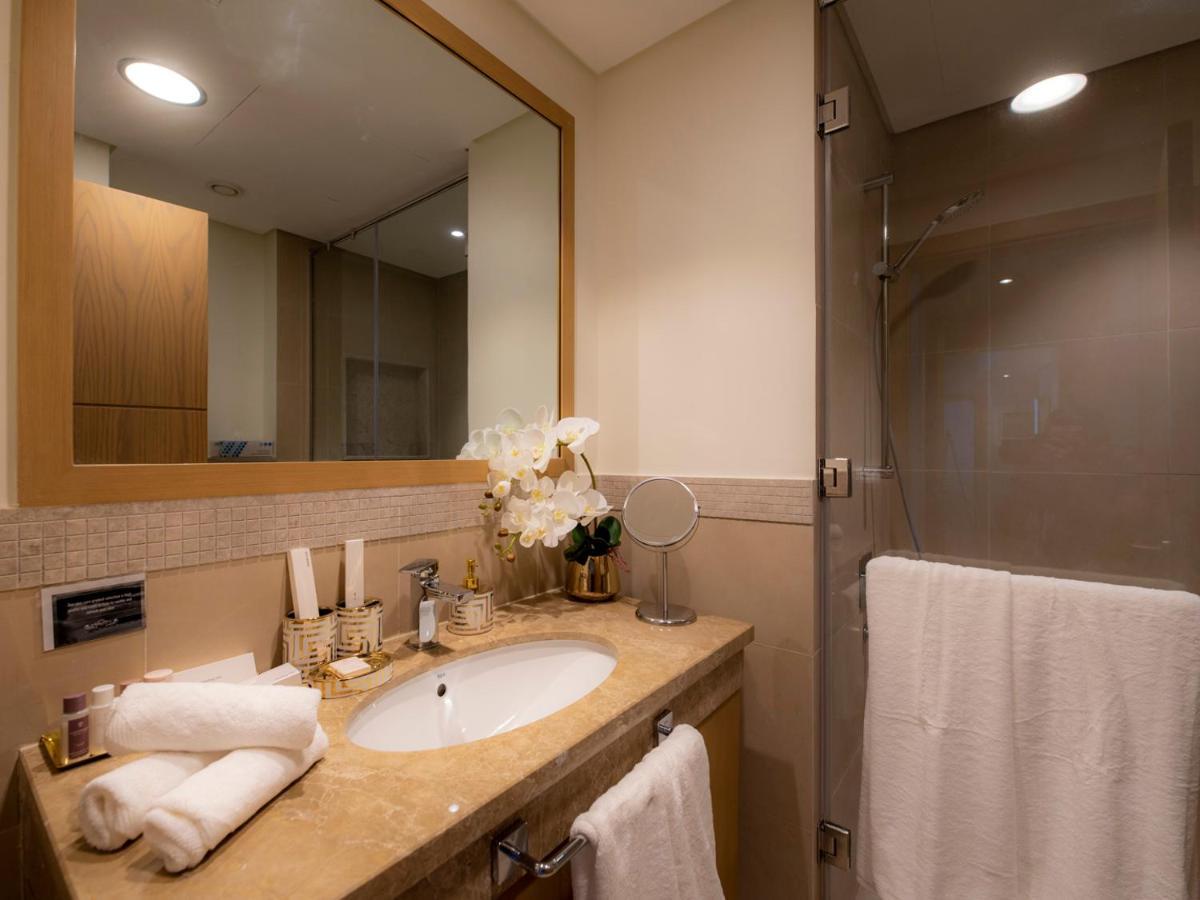 Apartment First Class 2br With Full Skyline & Sea View *