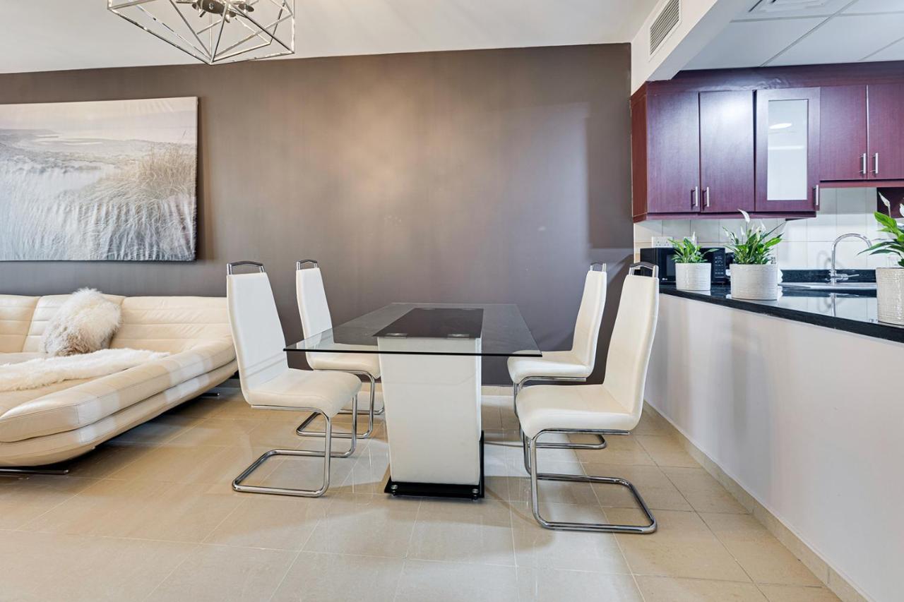 Entire Serviced Studio Jbr Sea View Balcony * Dubái