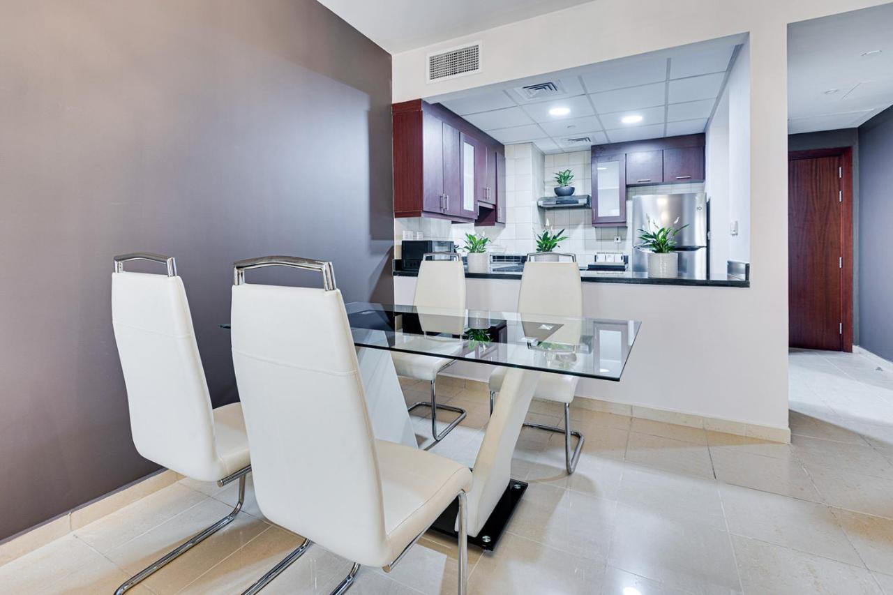 Entire Serviced Studio Jbr Sea View Balcony * Dubái