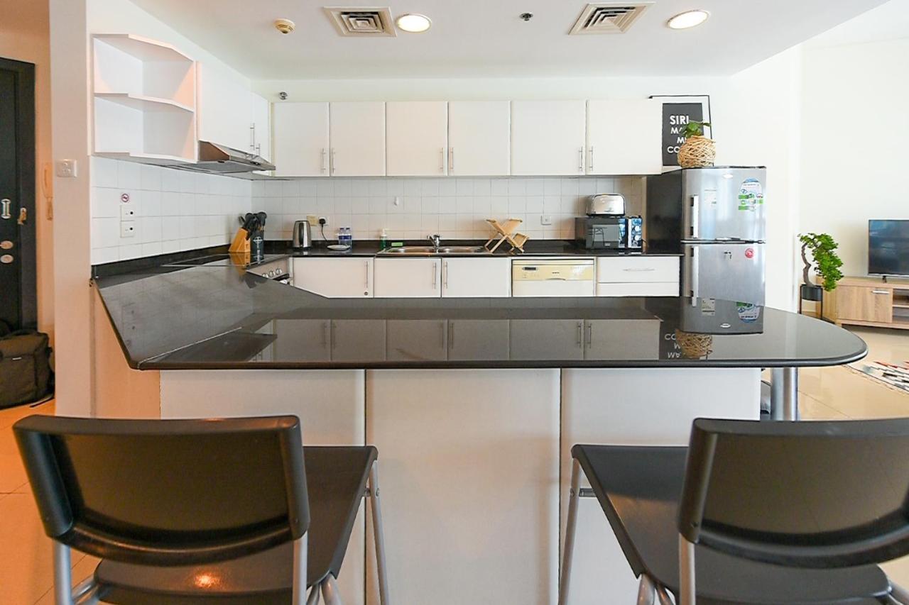 Lovely 2 Bed With Marina View - Dhl Apartemen *
