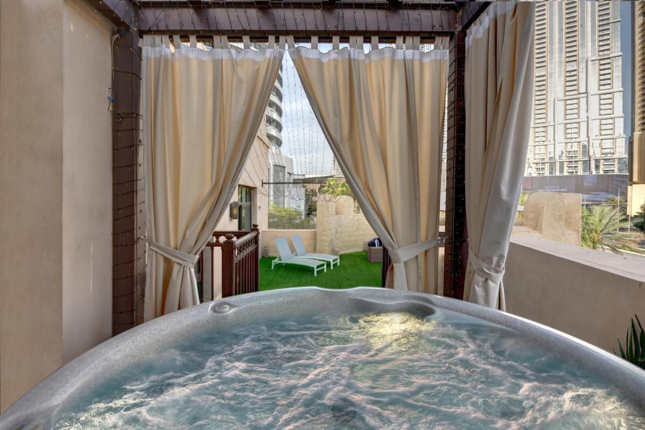 Durrani Homes - Unique Garden At Souk Al Bahar Besides Mall & Burjkhalifa With Private Jaccuzi *