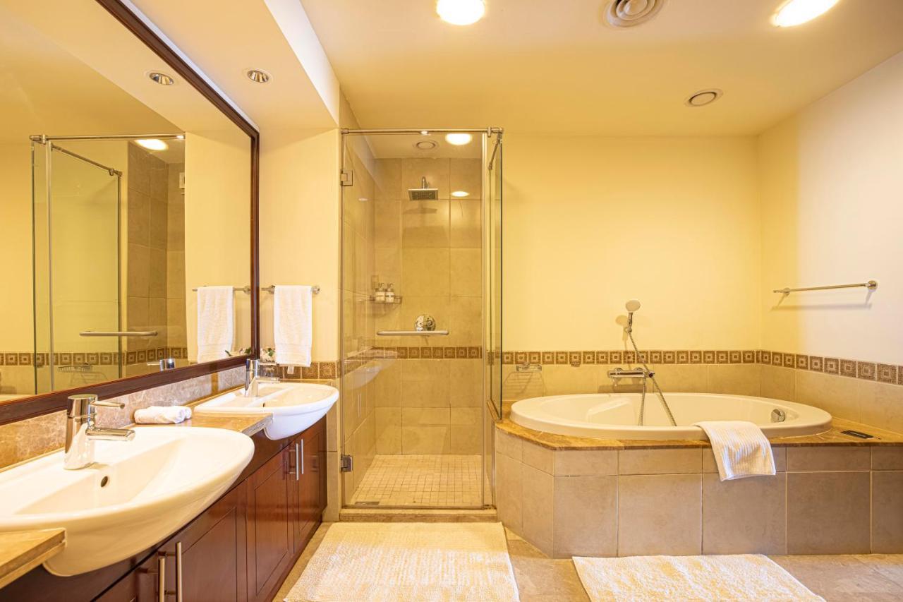 Daniels 2br Fairmont North Full Sea View Apartment Dubai