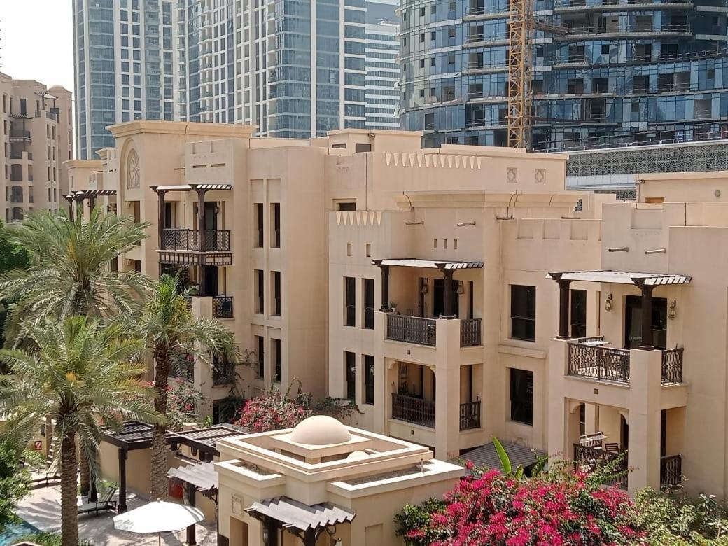 Apartemen Burj Khalifa View, Birds Chirping, Cozy And Stylish Dubai