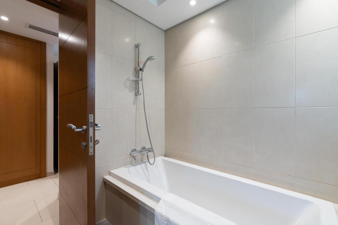 6 Plus 1 Bdr Jumeirah Park With Amz Climatized Huge Private Pool - 5 Min From Jbr Beach Appartement