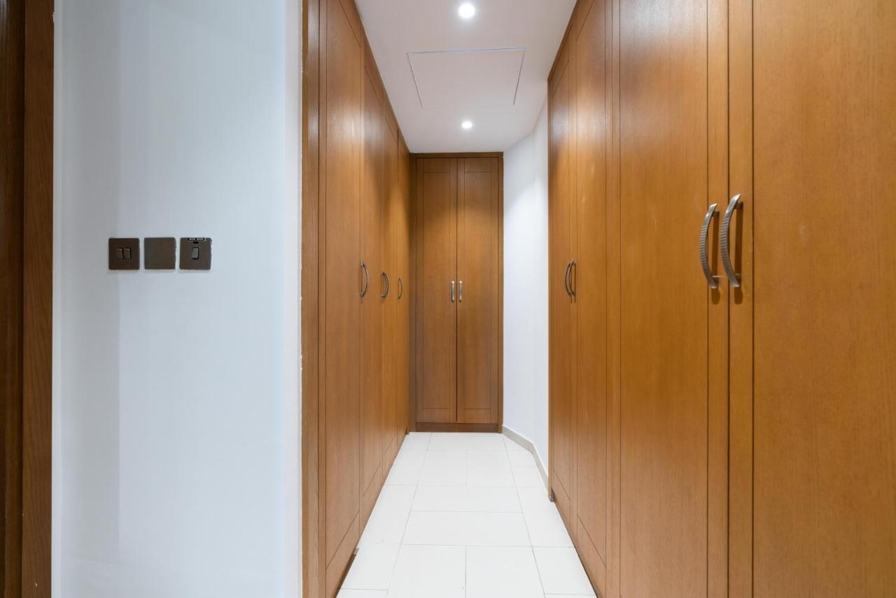 Appartement 6 Plus 1 Bdr Jumeirah Park With Amz Climatized Huge Private Pool - 5 Min From Jbr Beach *