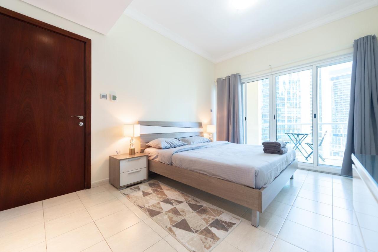 Luxury Escapes - Elegant And Spacious 1bed With 2 Balconies In Jlt Dubái
